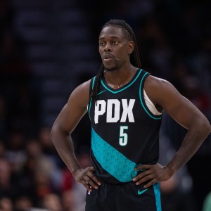 半岛体育-35岁266天！霍勒迪刷新单场35分10助&amp;真实命中率90%+最老纪录